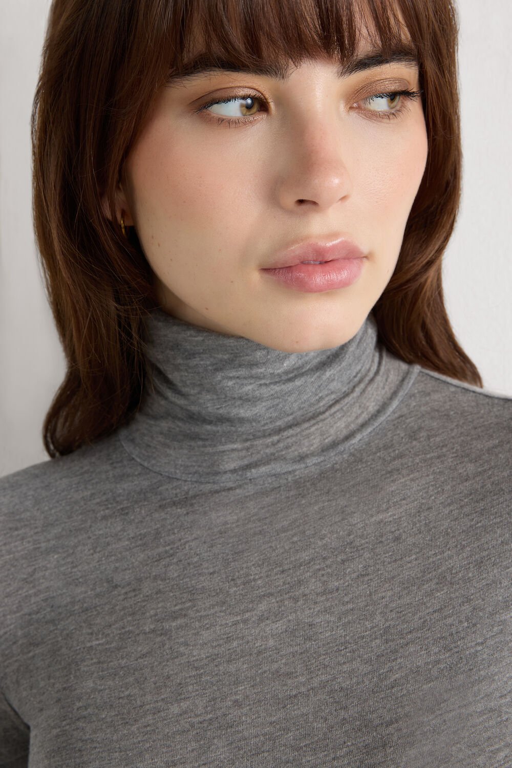 Blusa ultraleve de gola alta em modal e cashmere