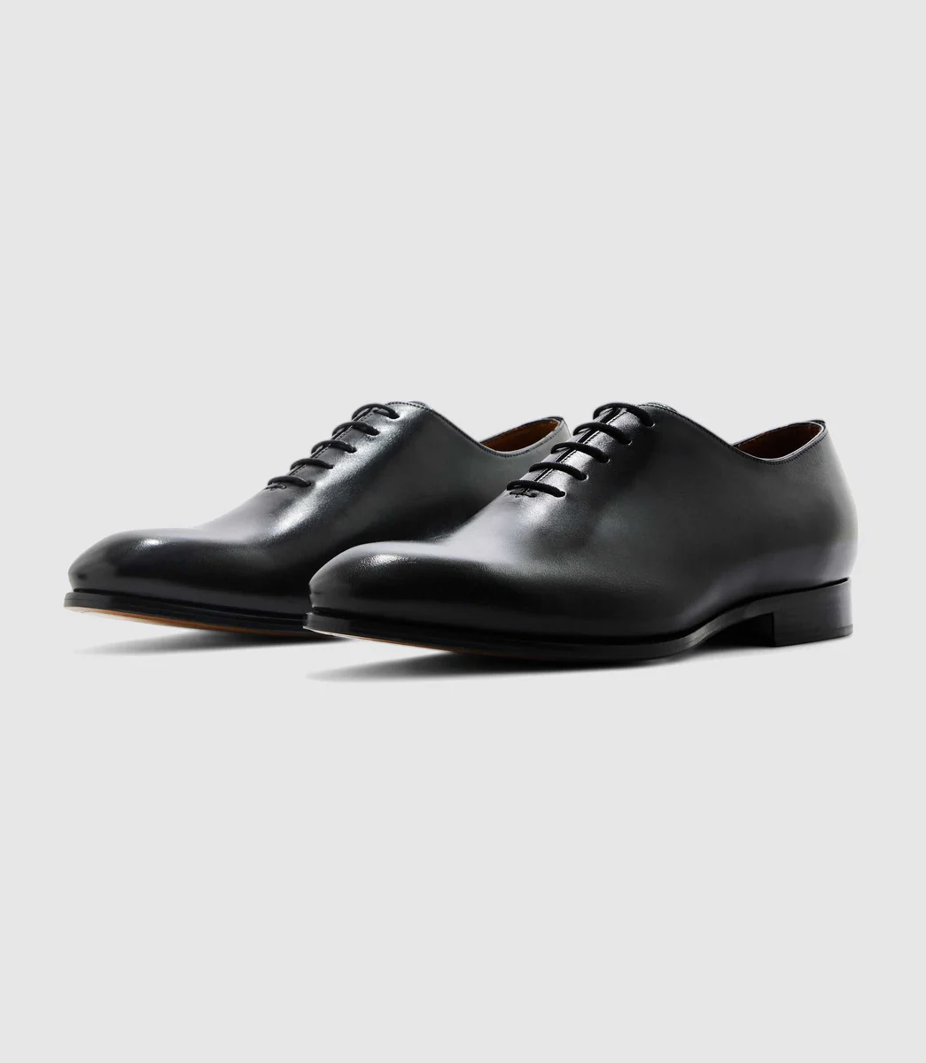 Richelieu couture en cuir noir 