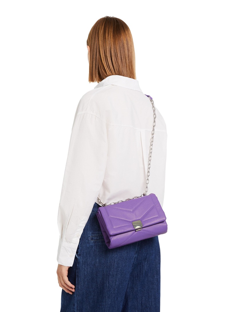 Bolsa transversal mini acolchoada multifuncional com corrente.