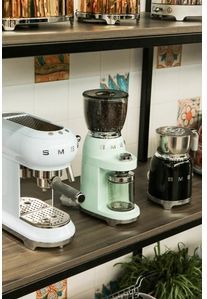 SMEG CGF01PGEU - Elektrische koffiemolen - Watergroen - 30 maalstanden
