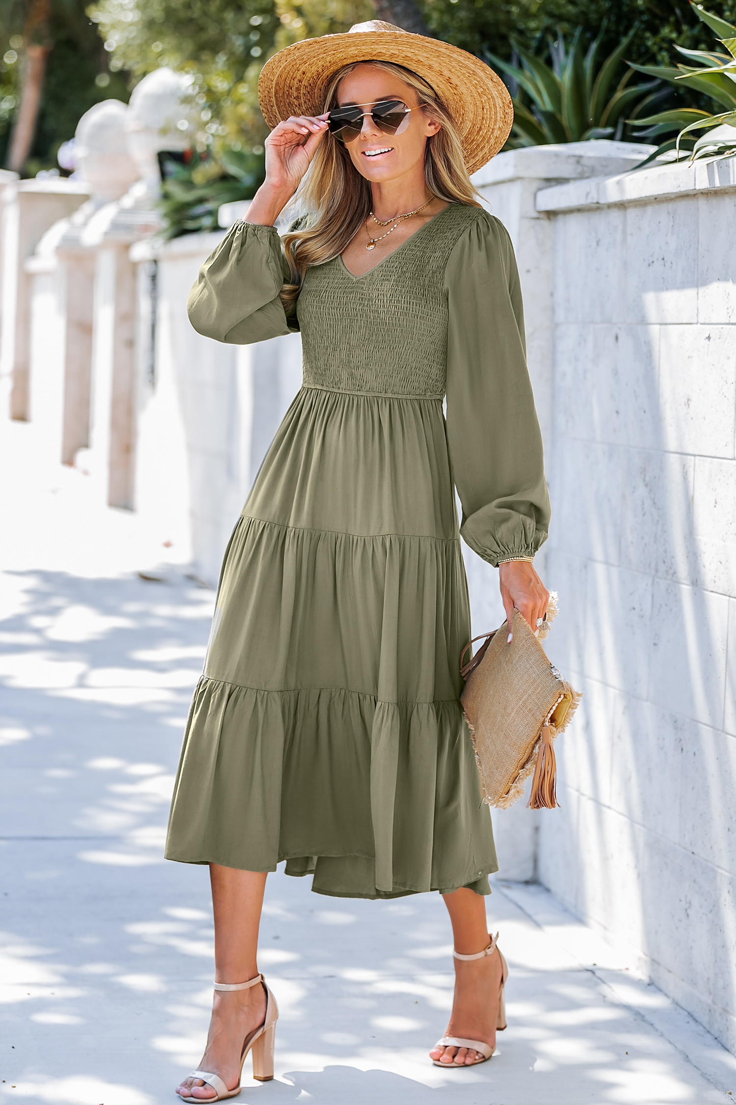 Robe maxi à col en V et à smocks olive