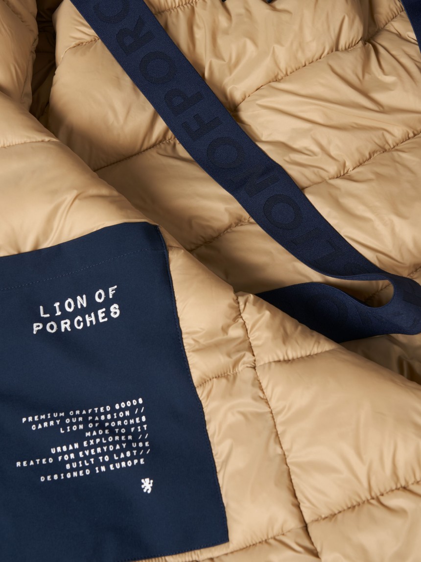 Parka com capuz e encaixe interior amovível