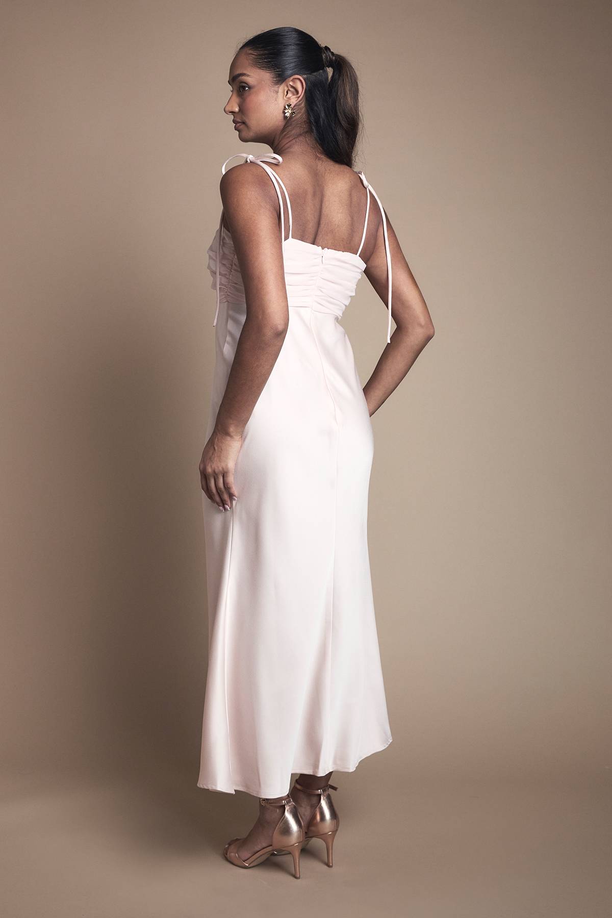 Oasis Robe Midi de Demoiselle d'Honneur en Satin Chiffon Mix avec Bretelles Nouées