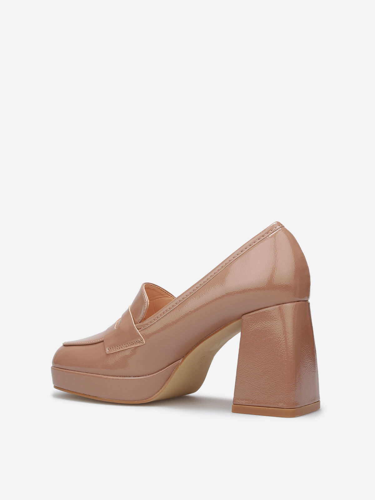 Mocassins vernis à talon- Taupe