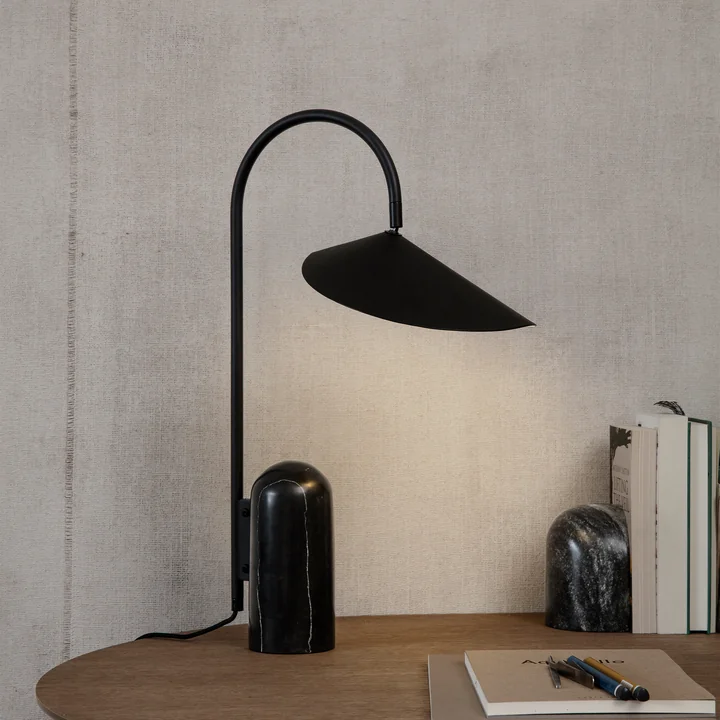 Ferm Living - Arum Tischleuchte, cashmere