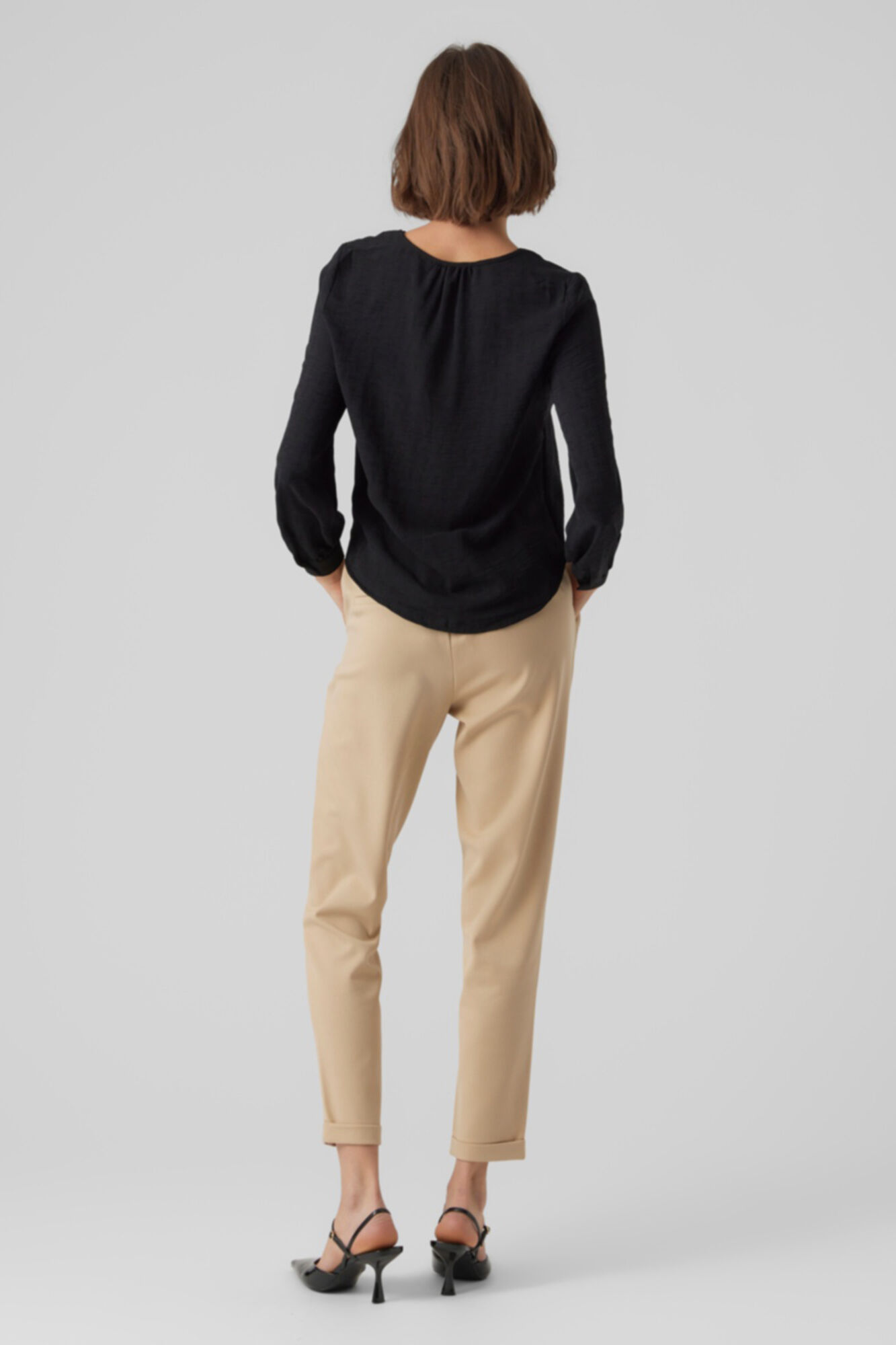 Camisa longa com gola alta - Preta