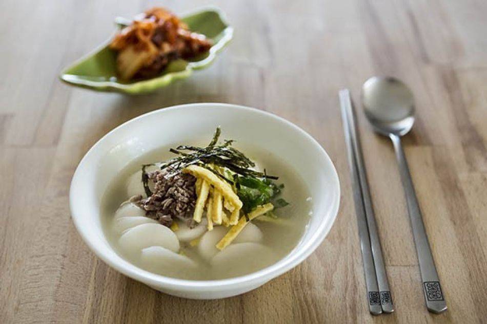 Tteokguk: Koreaanse rijstcakesoep