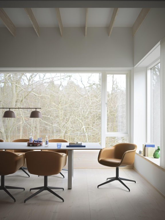 Muuto Fiber Conference vergaderstoel re-wool 108