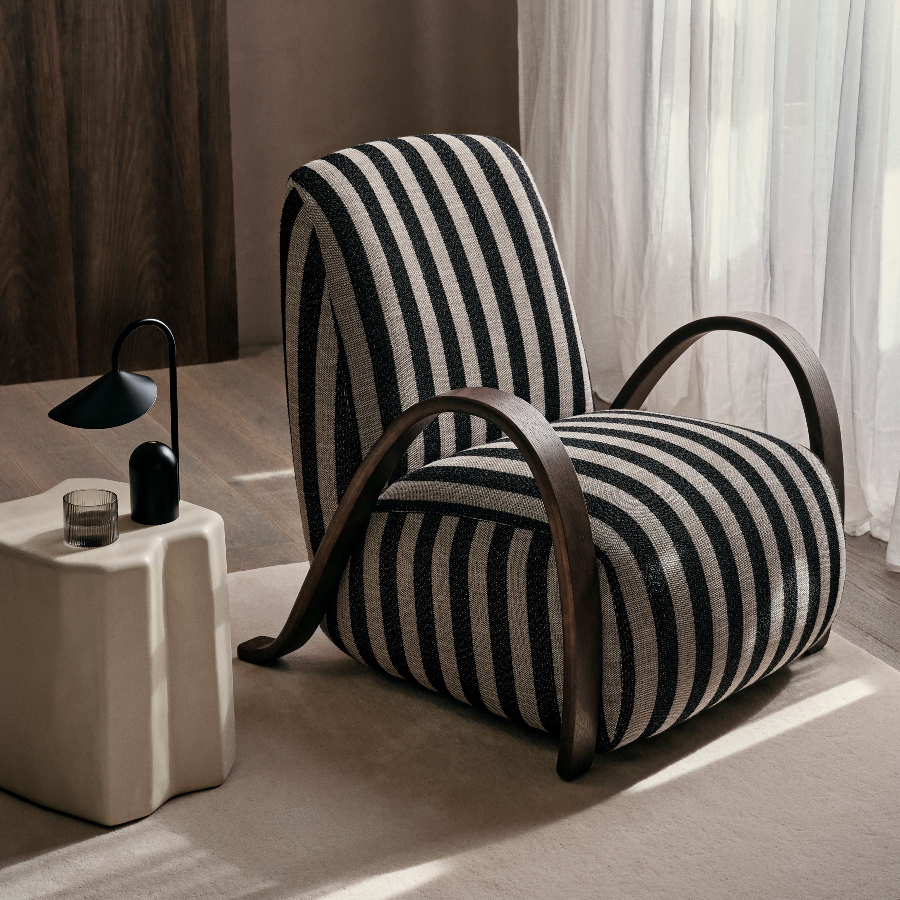 Ferm Living Arum Oplaadbare Tafellamp - Zwart