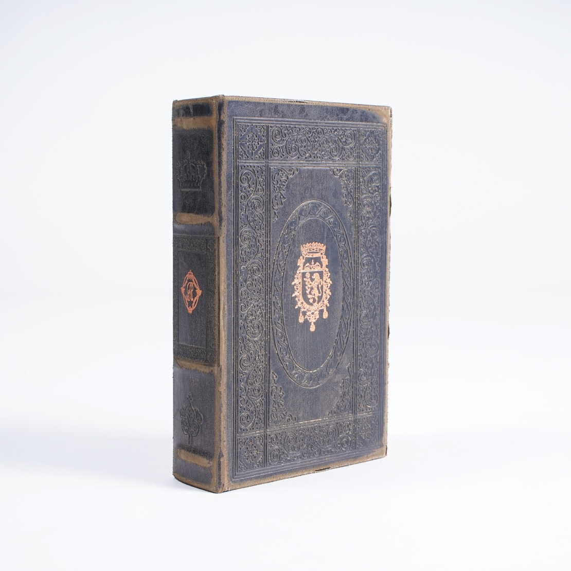 Buchhülle 'Wappen', T 5 cm, B 13 cm, H 21 cm von fischer's lagerhaus
