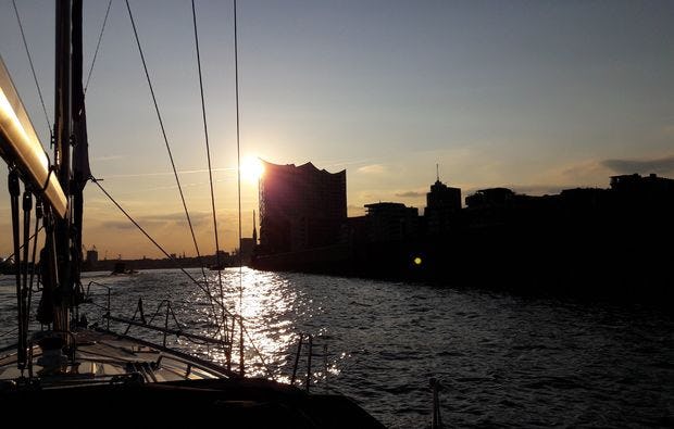 Mondscheinsegeln für zwei in Hamburg Wedel