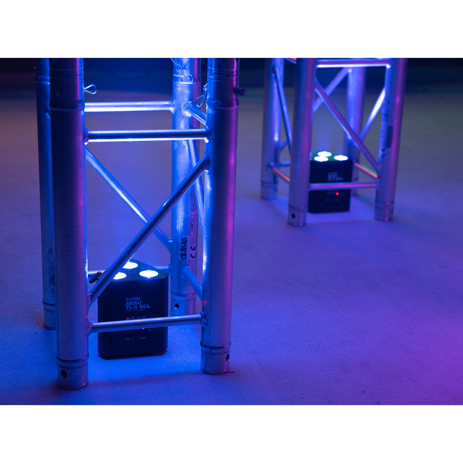 Eurolite Akku TL-3 QCL RGB+UV Trusslight