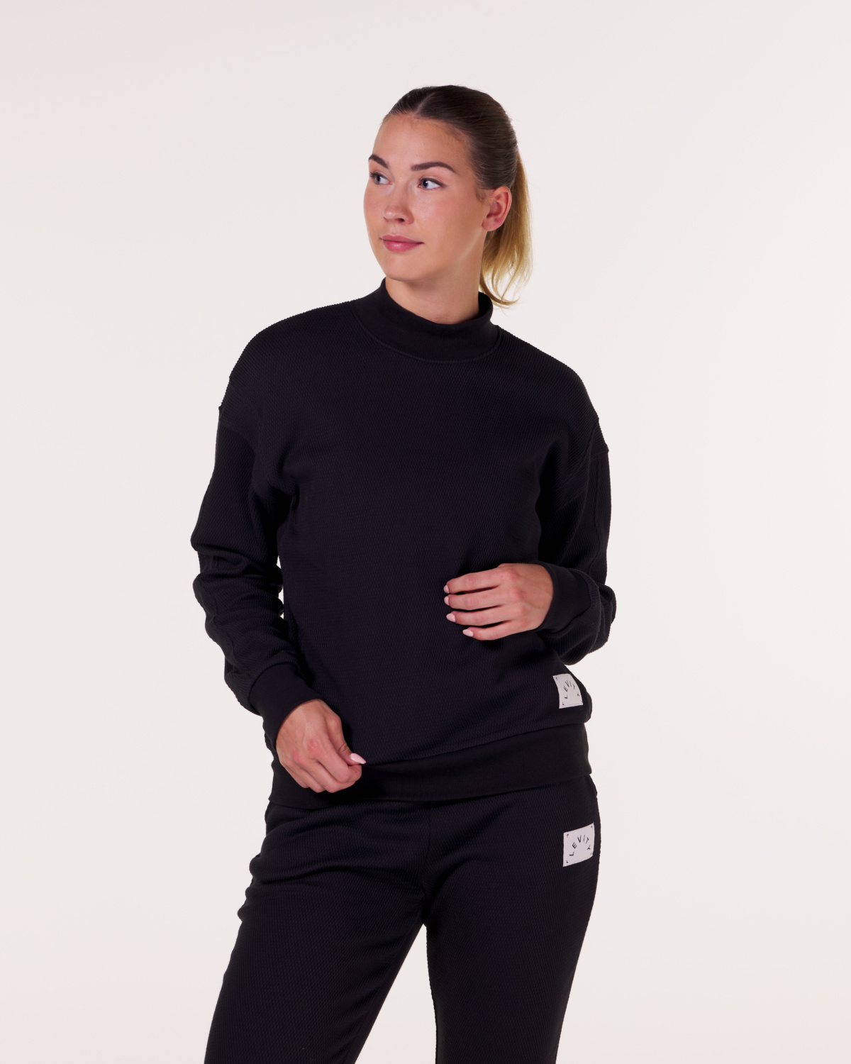 LEVITY Balance Sweater Black