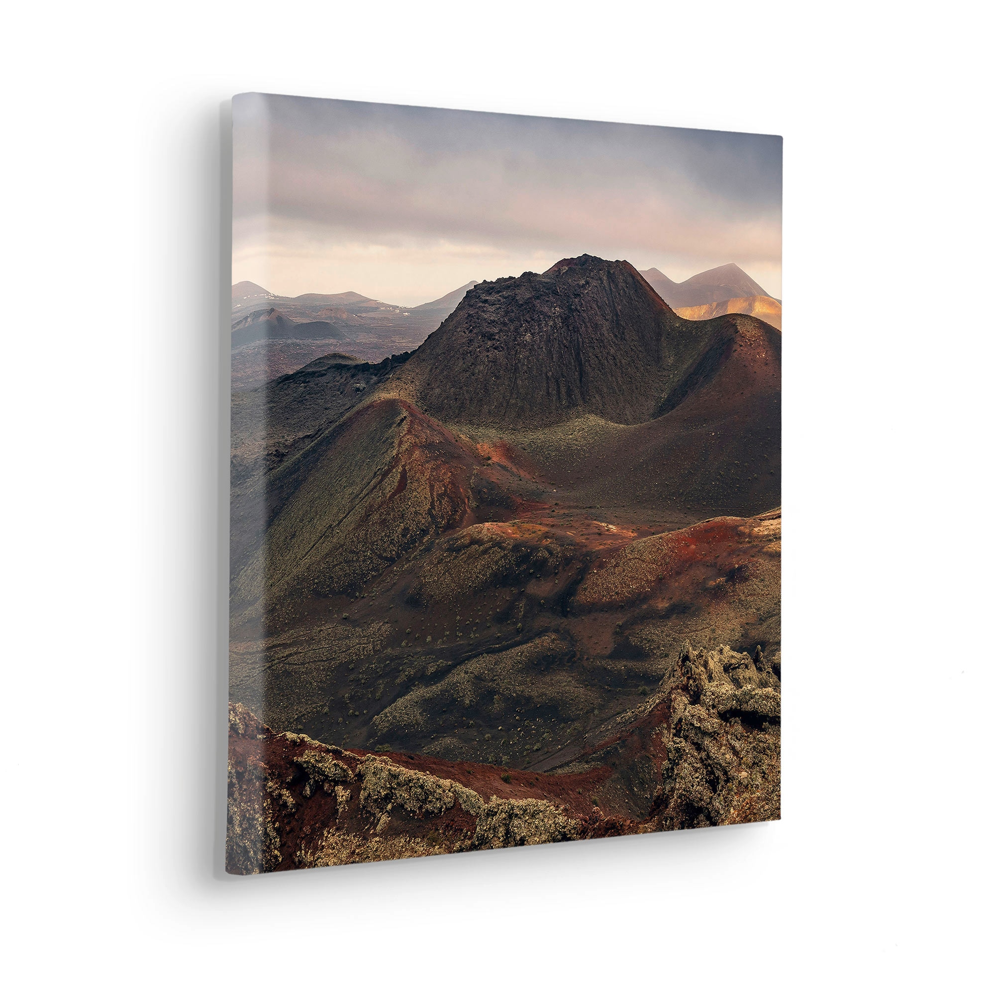 Komar Leinwandbild »Vulkanland - Grösse 40 x 40 cm« Baum | Berge | Blumen | Blätter | Foto | Jahreszeiten | Landschaft | Meer | Natur | Palmen | Strand Packung, 1 Stk. tlg. Keilrahmenbild mi Echtholzrahmen