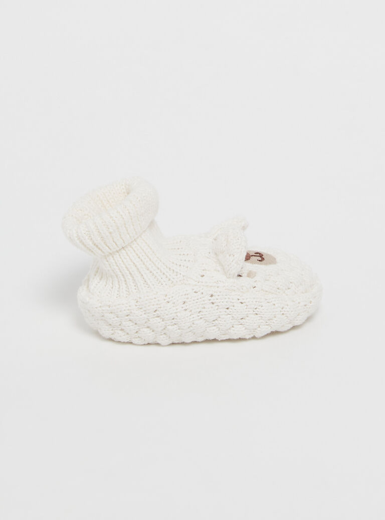 Chaussons en tricot uni blanc cassé