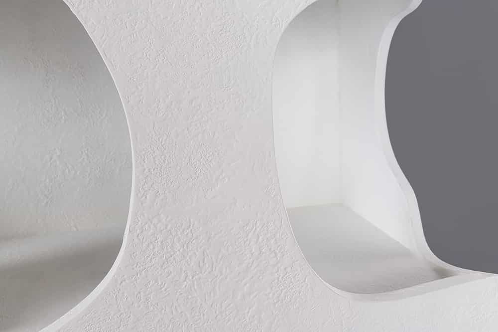 Abstraktes Regal ART AMBIENTE 180cm weiß Beton strukturiert Standregal