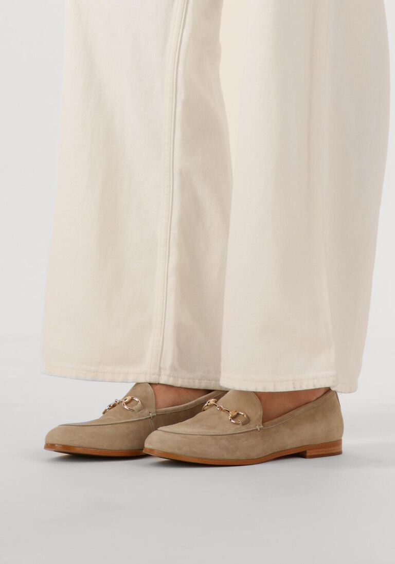 beige notre-v loafers gr8020