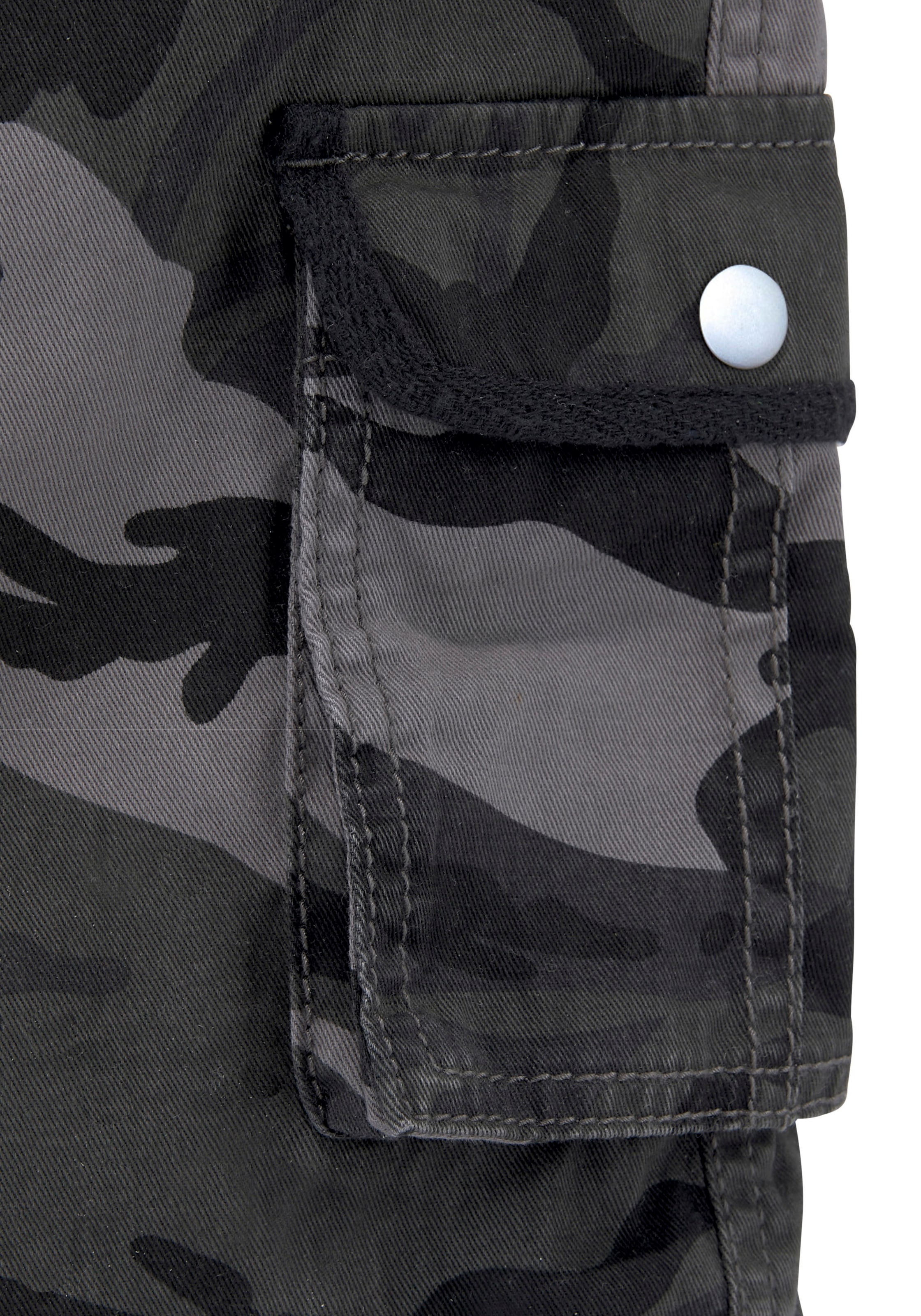 KIDSWORLD Shorts »2tlg. Bermudas+Gürtel«  mit Textilgürtel