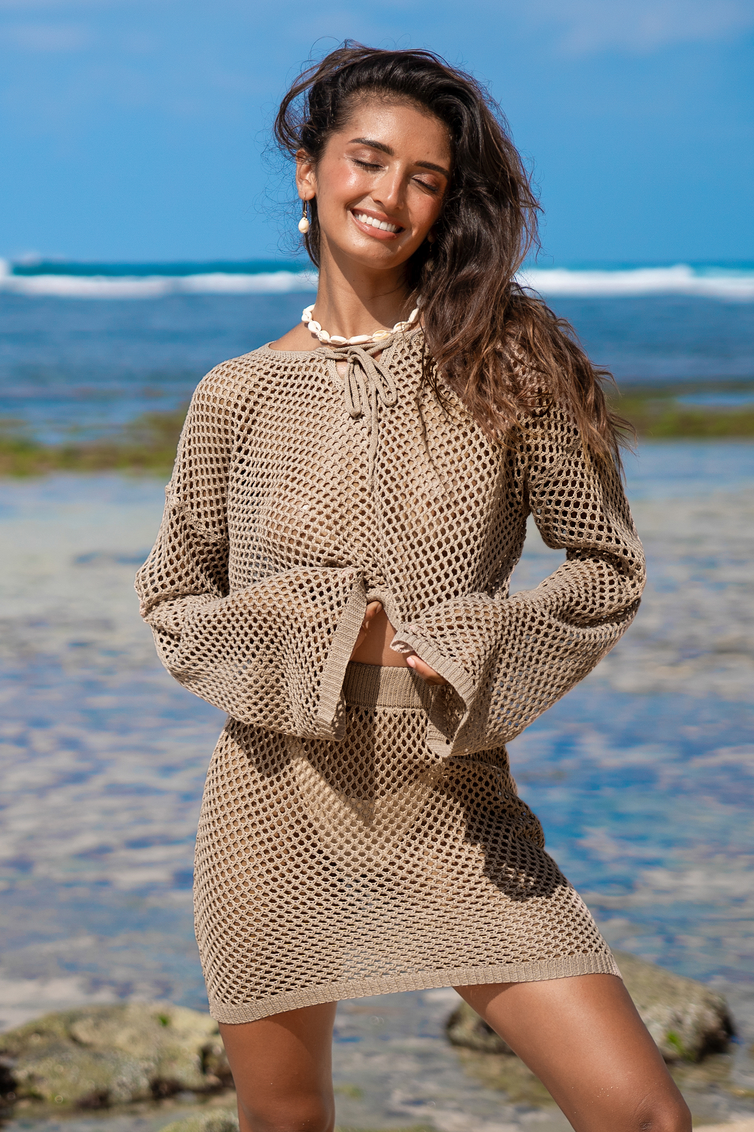 Cover up à manches longues et jupe mini en crochet camel