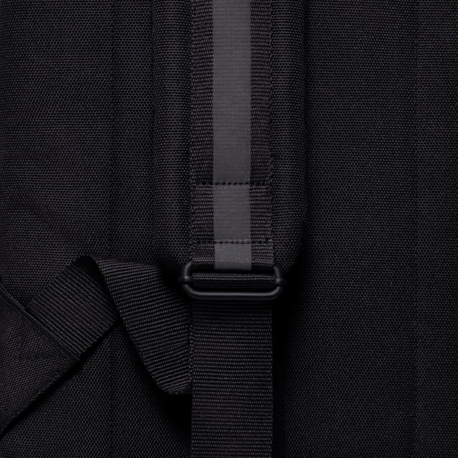 Ucon Acrobatics Jannik Medium Aloe Sand black