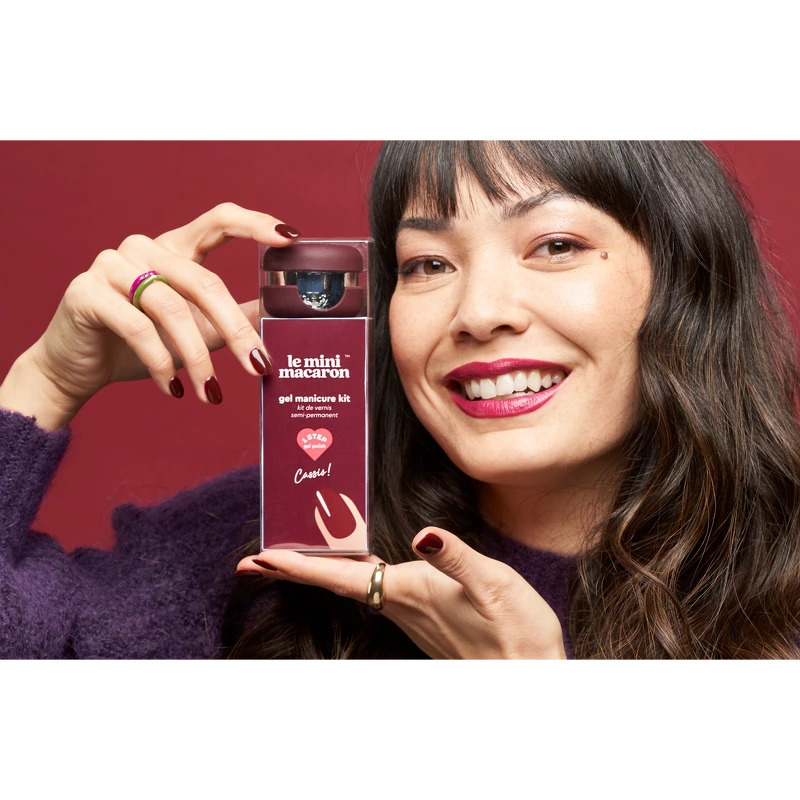 Le Mini Macaron Gel Manicure Kit - Cassis