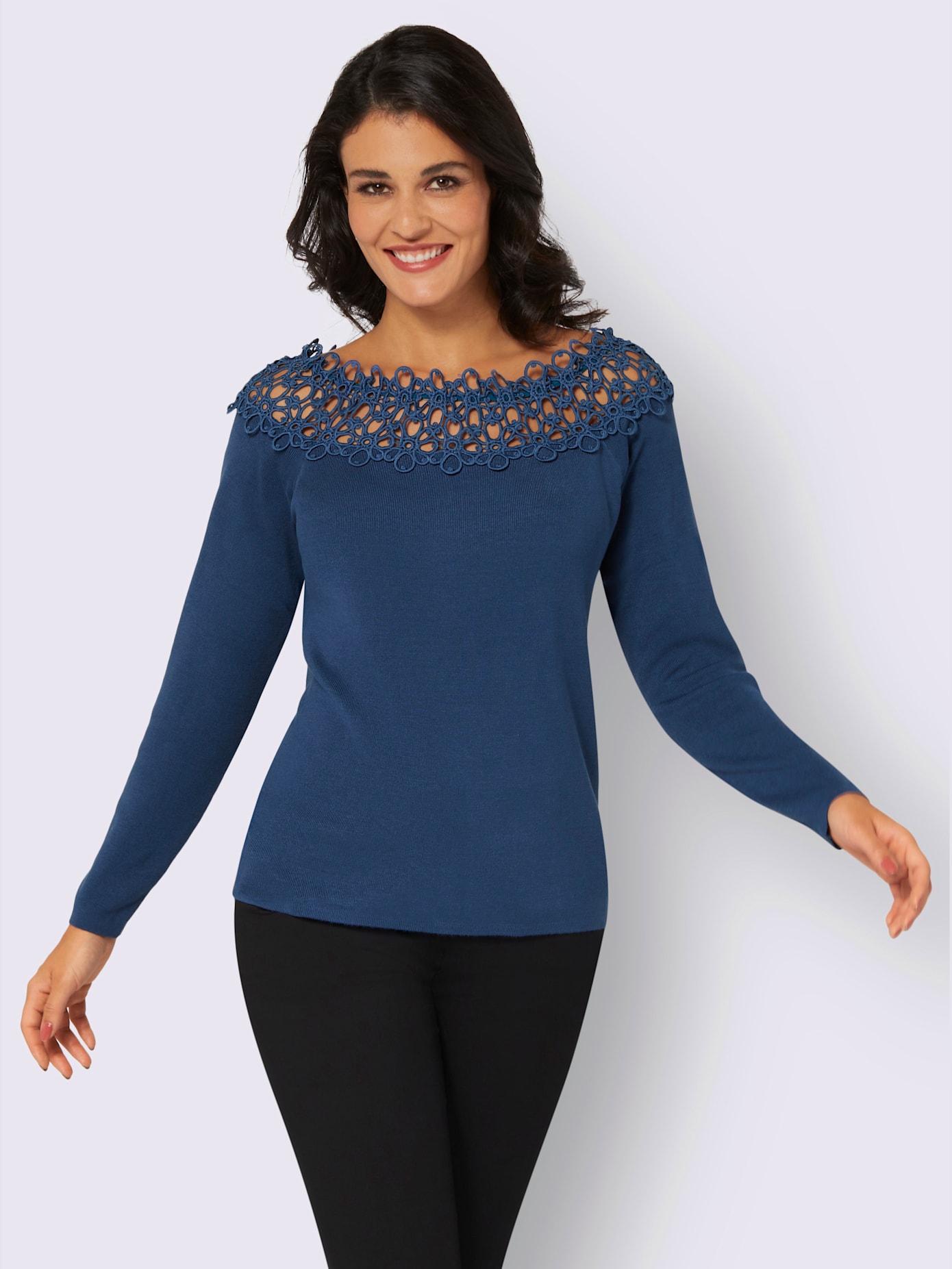 Pull magnifique bordure en dentelle