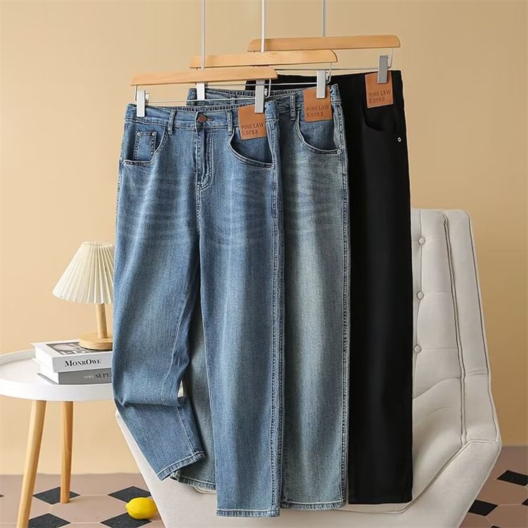Krezol - Plus Size Applique Cropped Tapered Jeans
