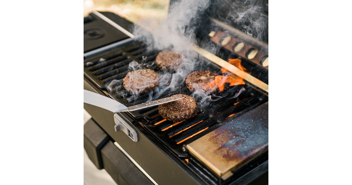 MasterbuiltDraagbare houtskoolbarbecue en -rookoven met kar  (Zwart)