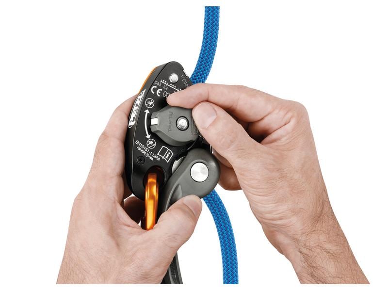 Petzl Sicherungsgerät Grigri  Belay Device, Violett Sicherungsgerät mit Blocklernunterstützung durch Klemmnocken und Anti-Panik-Hebel