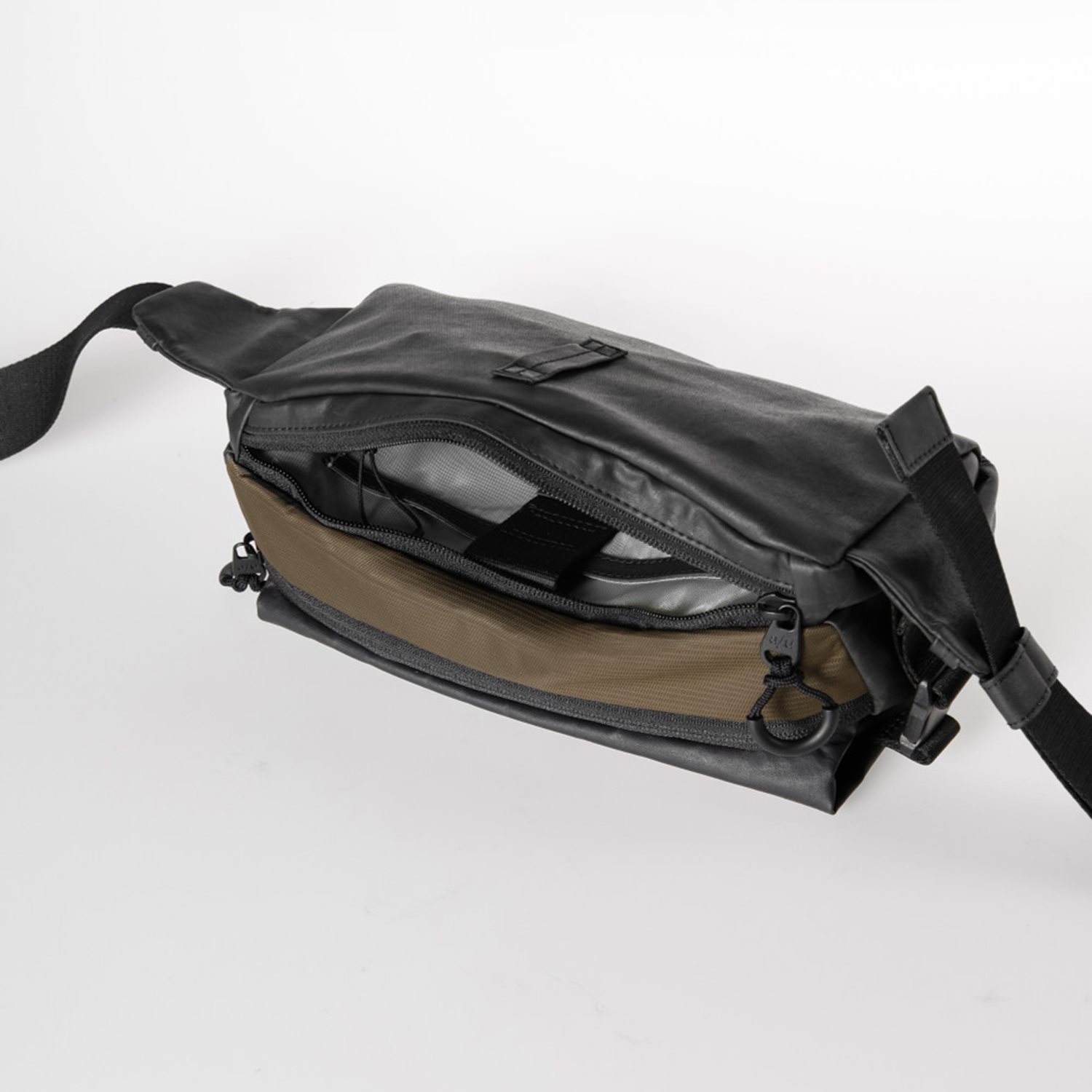Aunts & Uncles Ishikari RE Hipbag black