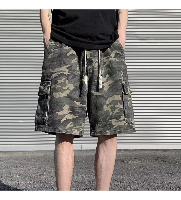 Urtishia - Camouflage shorts met trekkoordtaille