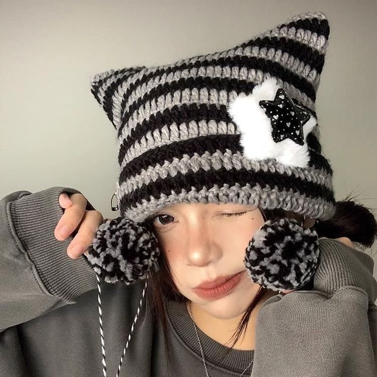 Hyeeun - Gestreepte muts met kattenoren