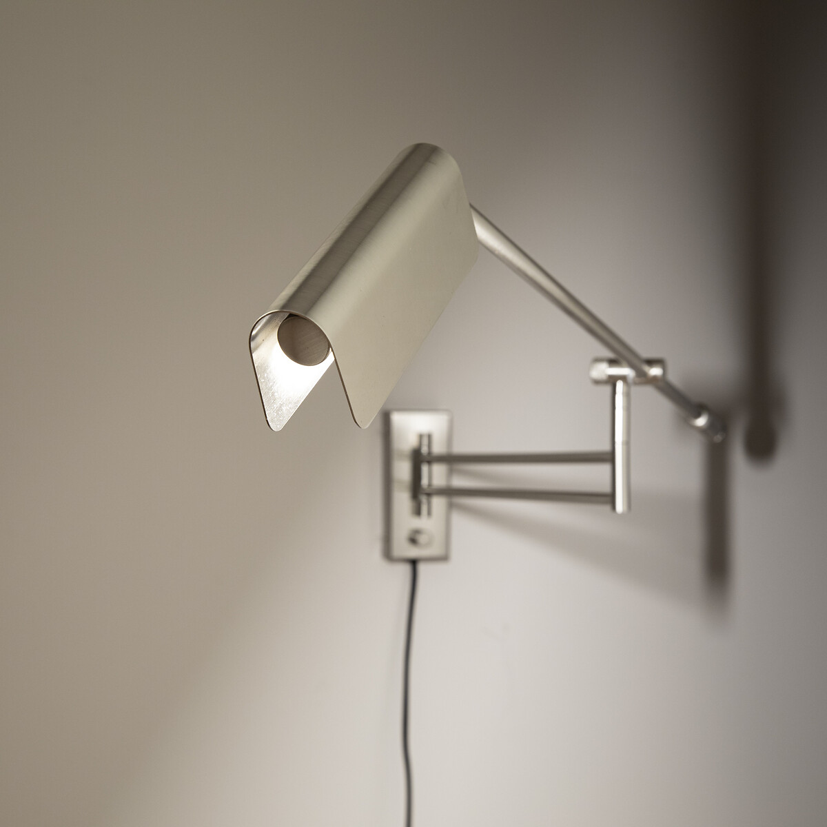 AM.PM<br>Luminária de parede articulada, níquel acetinado, Phili