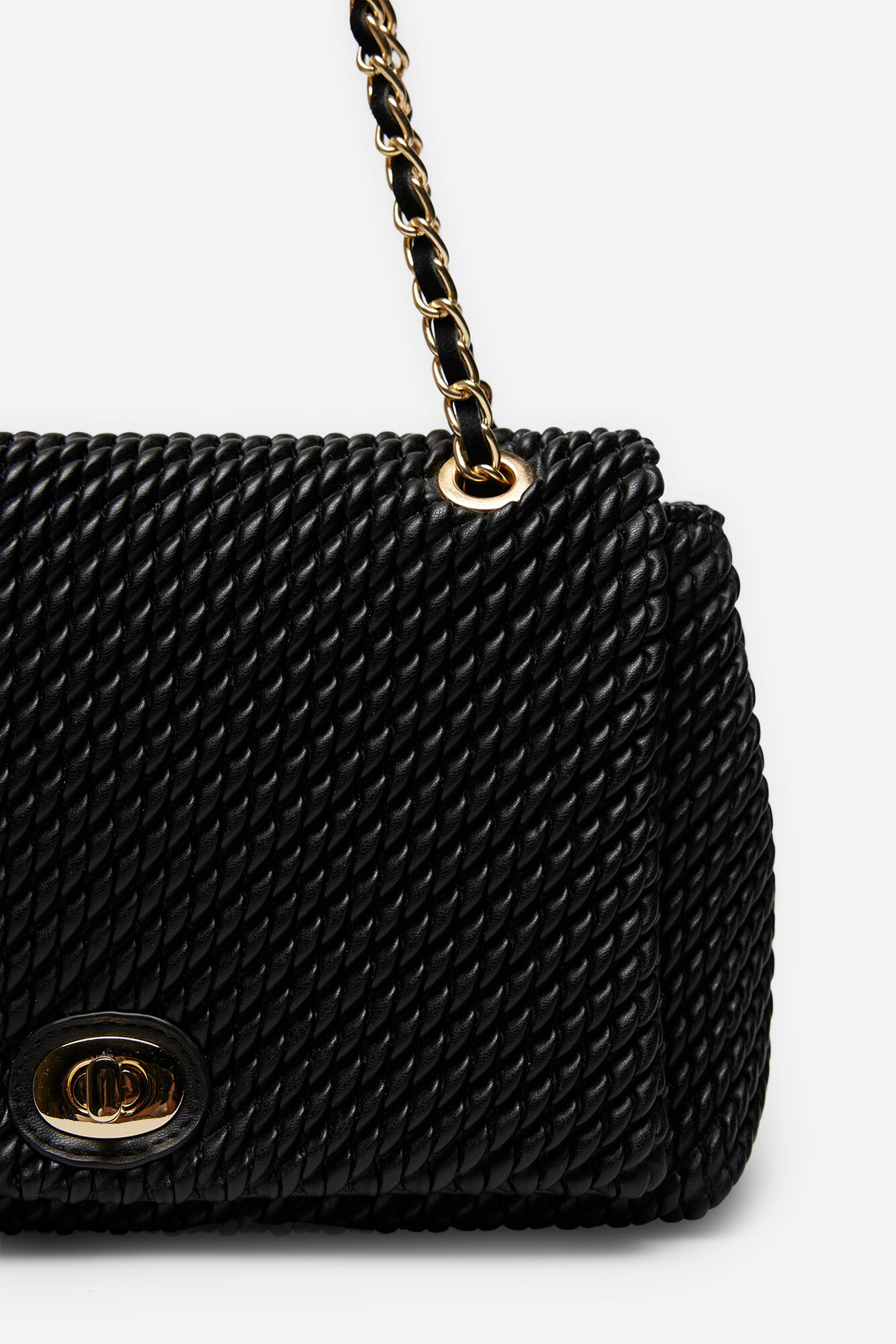 bolsa acolchoada com relevo