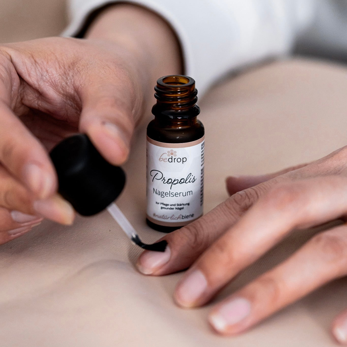 Vorteilsset: 6x Propolis Nagelserum - Nagelpflege mit hochdosiertem Propolis & 4 ätherischen Ölen - 10ml