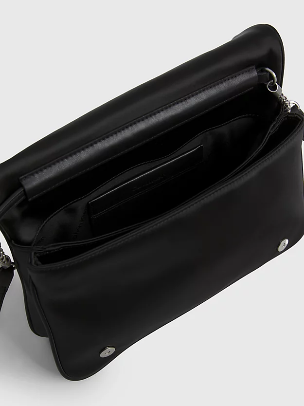 Bolsa de ombro acolchoada em cetim