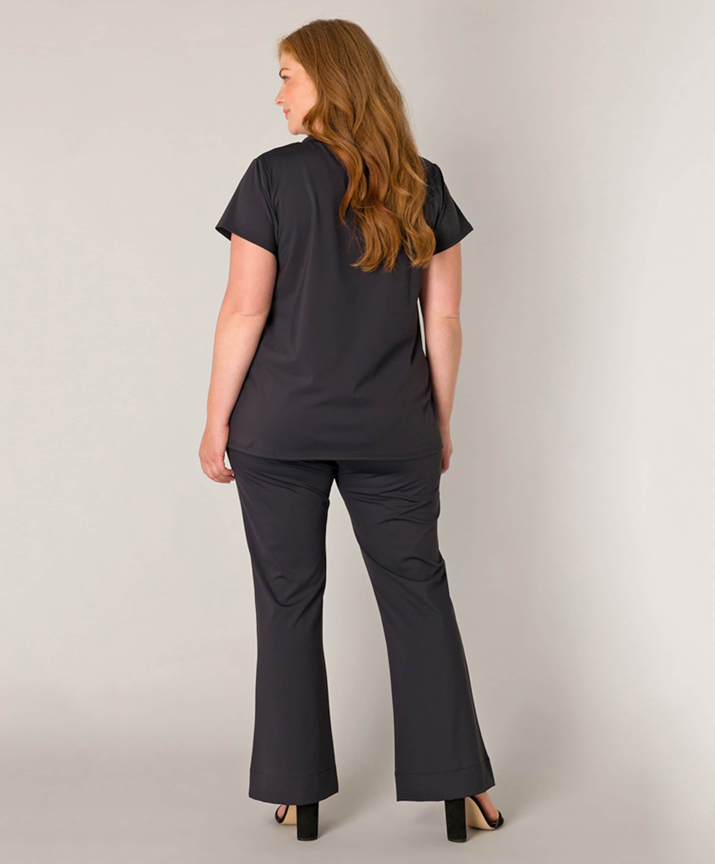 Base Level Curvy Dames T-shirt zwart