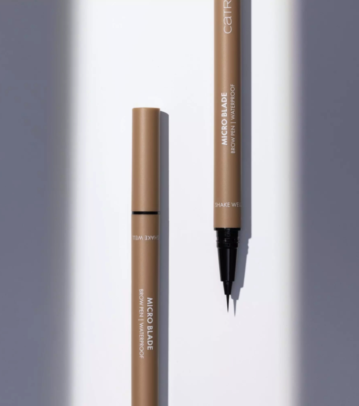 Catrice - Lápis de sobrancelha à prova d'água Micro Blade - 010: Soft Blonde