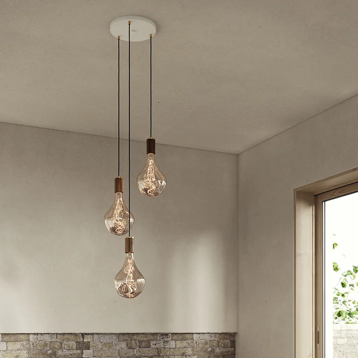 Tala - Eiche Triple Pendelleuchte Set, inklusive 3 x Voronoi II LED-Leuchtmittel E27, weiss / Messing