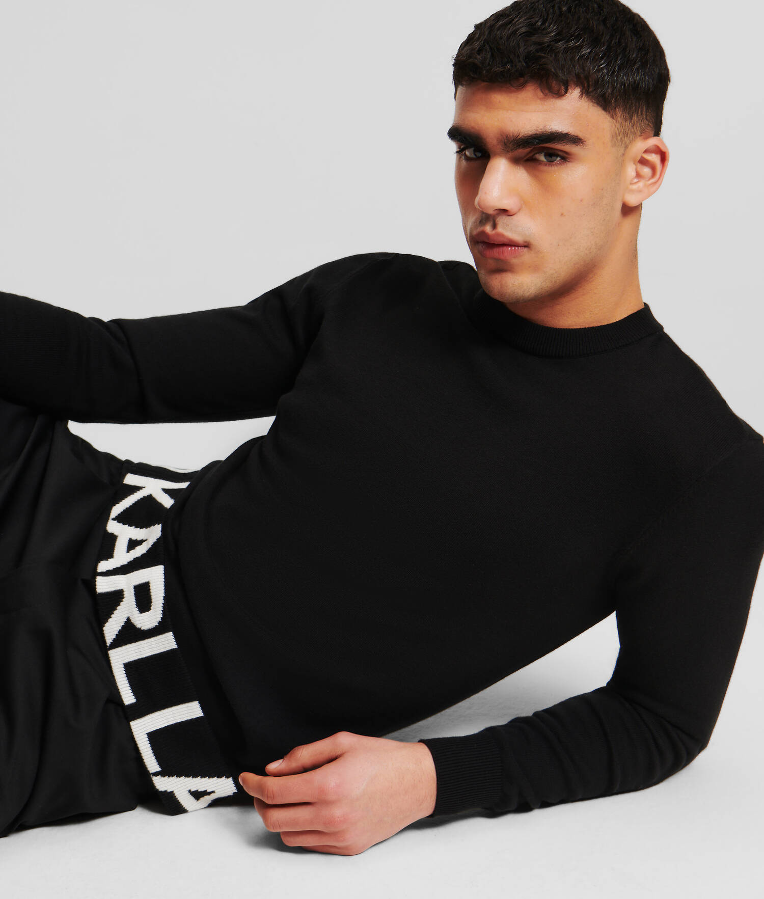 PULL AVEC LOGO KARL