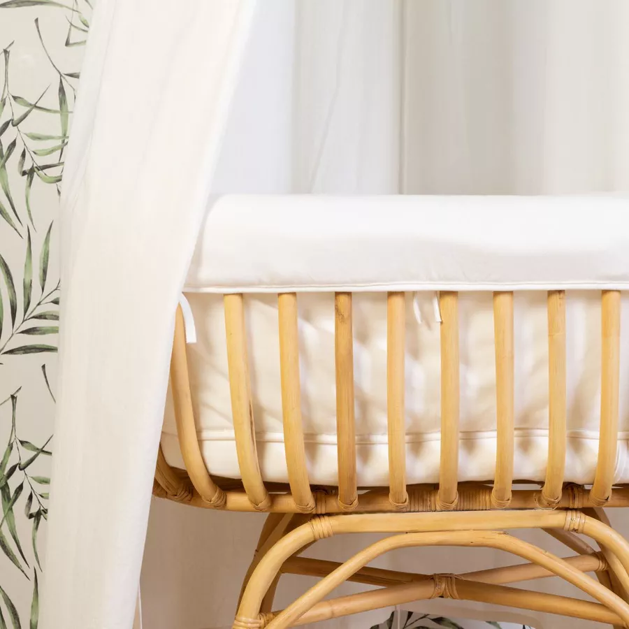 CHILDHOME Wiege Rattan mit Jerseybezug, Matratze und Nestchen