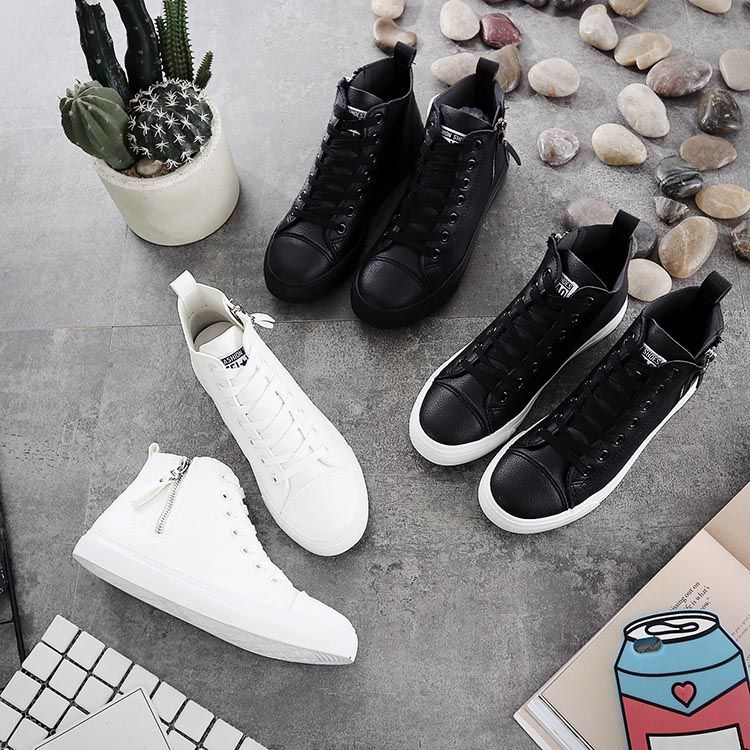 Solejoy - Hoge sneakers met vetersluiting van imitatieleer