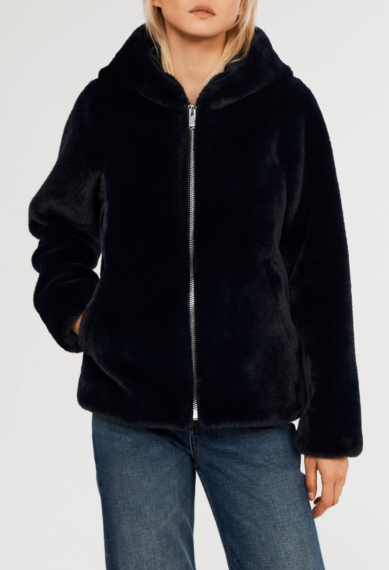 Veste &agrave; capuche