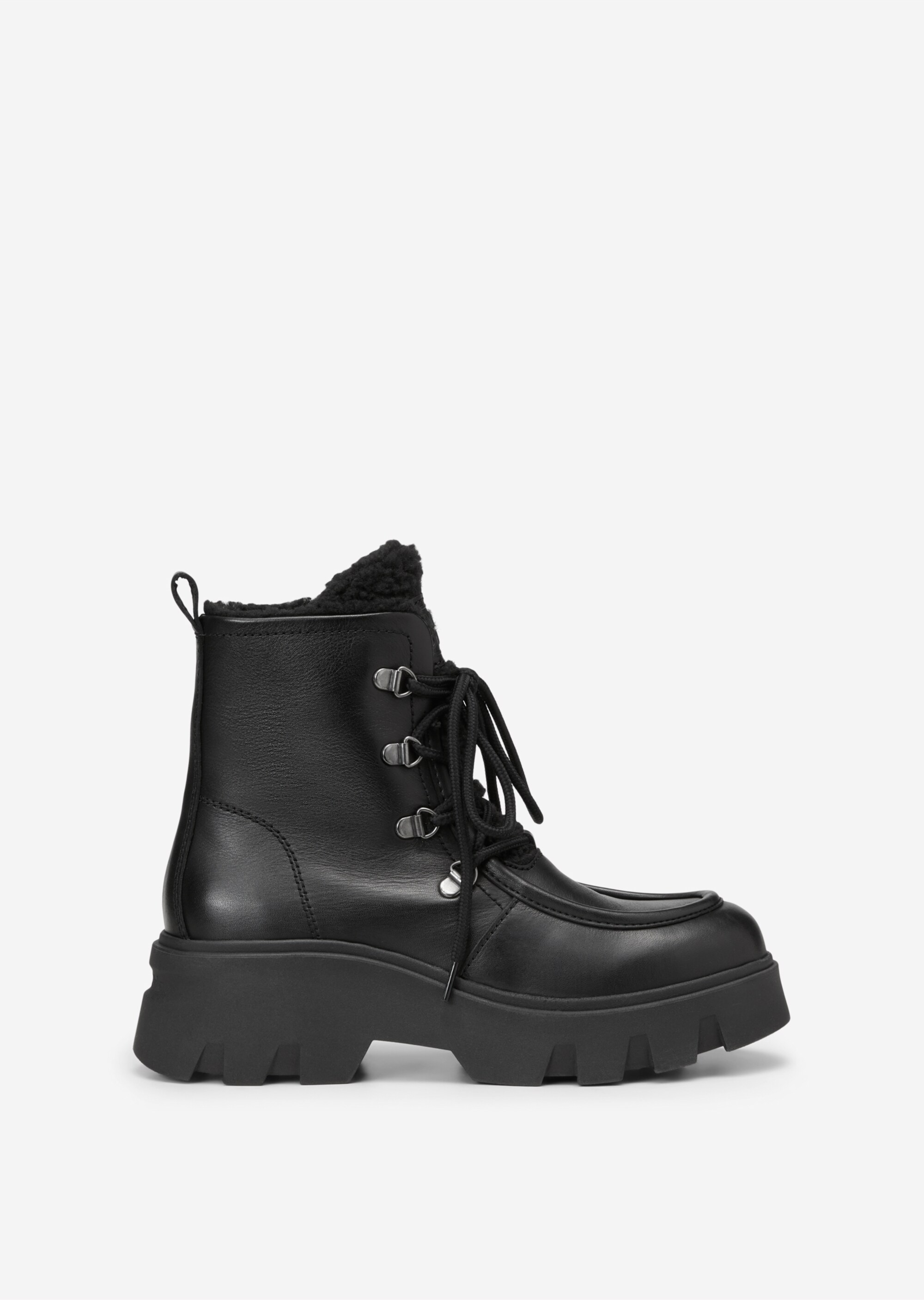 Schnürstiefel aus softem Kalbleder