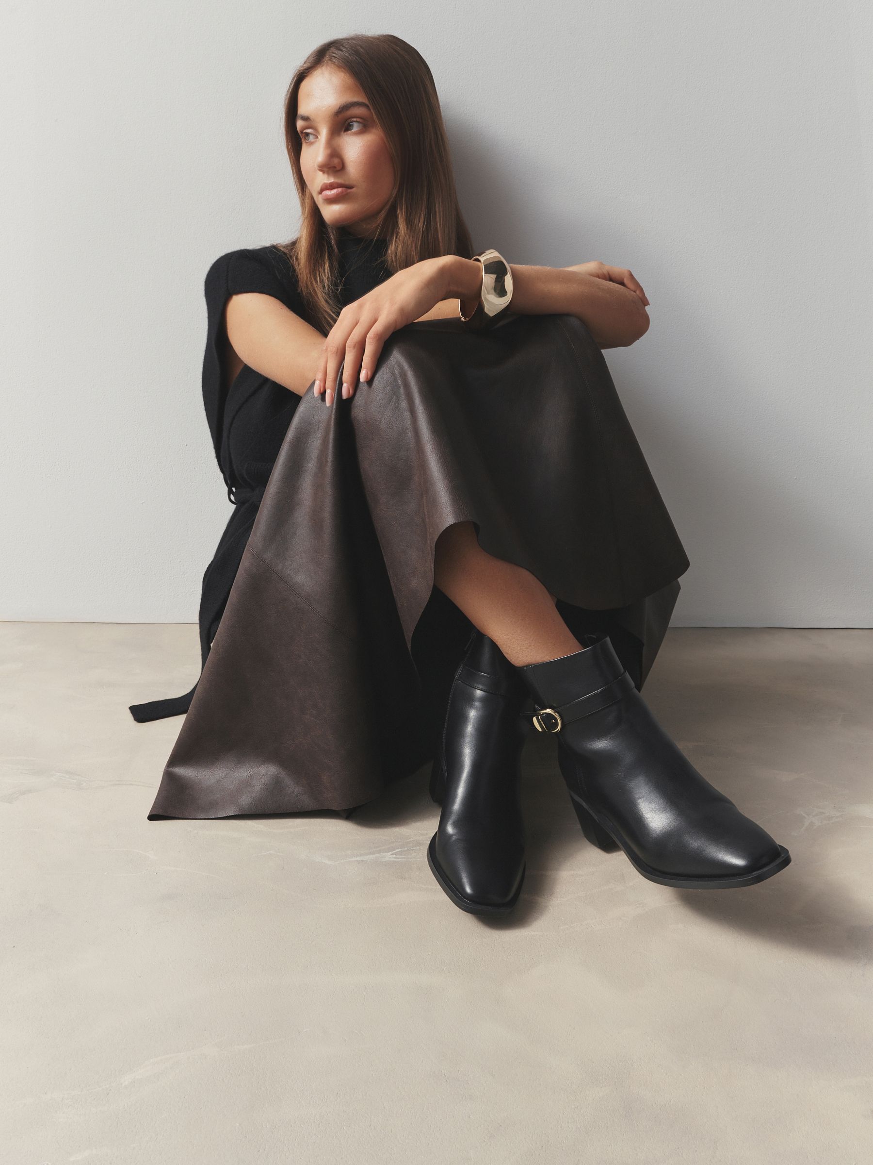 Zwart - Forever Comfort® Buckle Trim Block Heel Ankle Boots