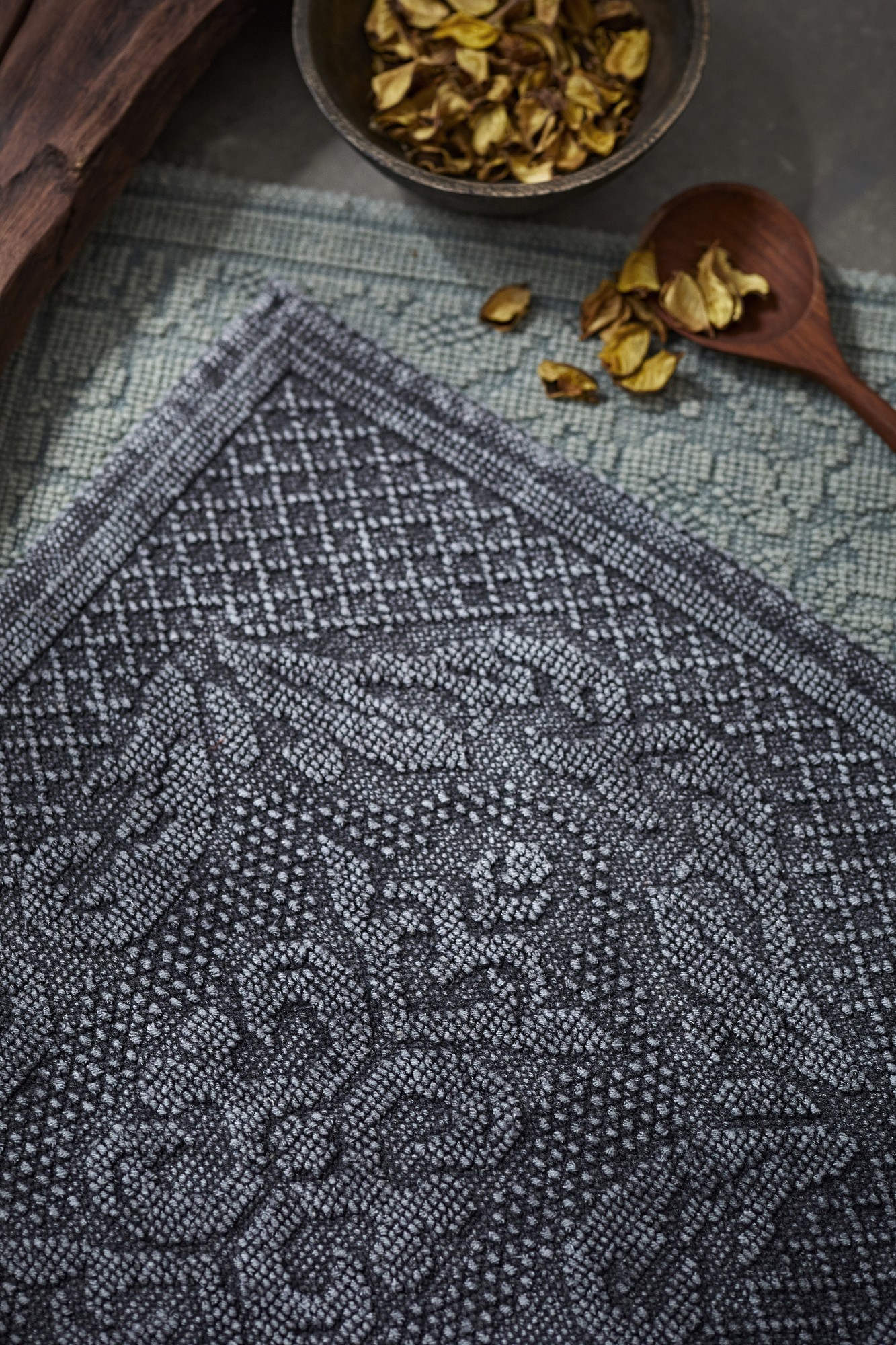 Badematte 'Izmir' aus Baumwolle, Ornament grau, 60 x 50 cm & 120 x 70 cm von fischer's lagerhaus