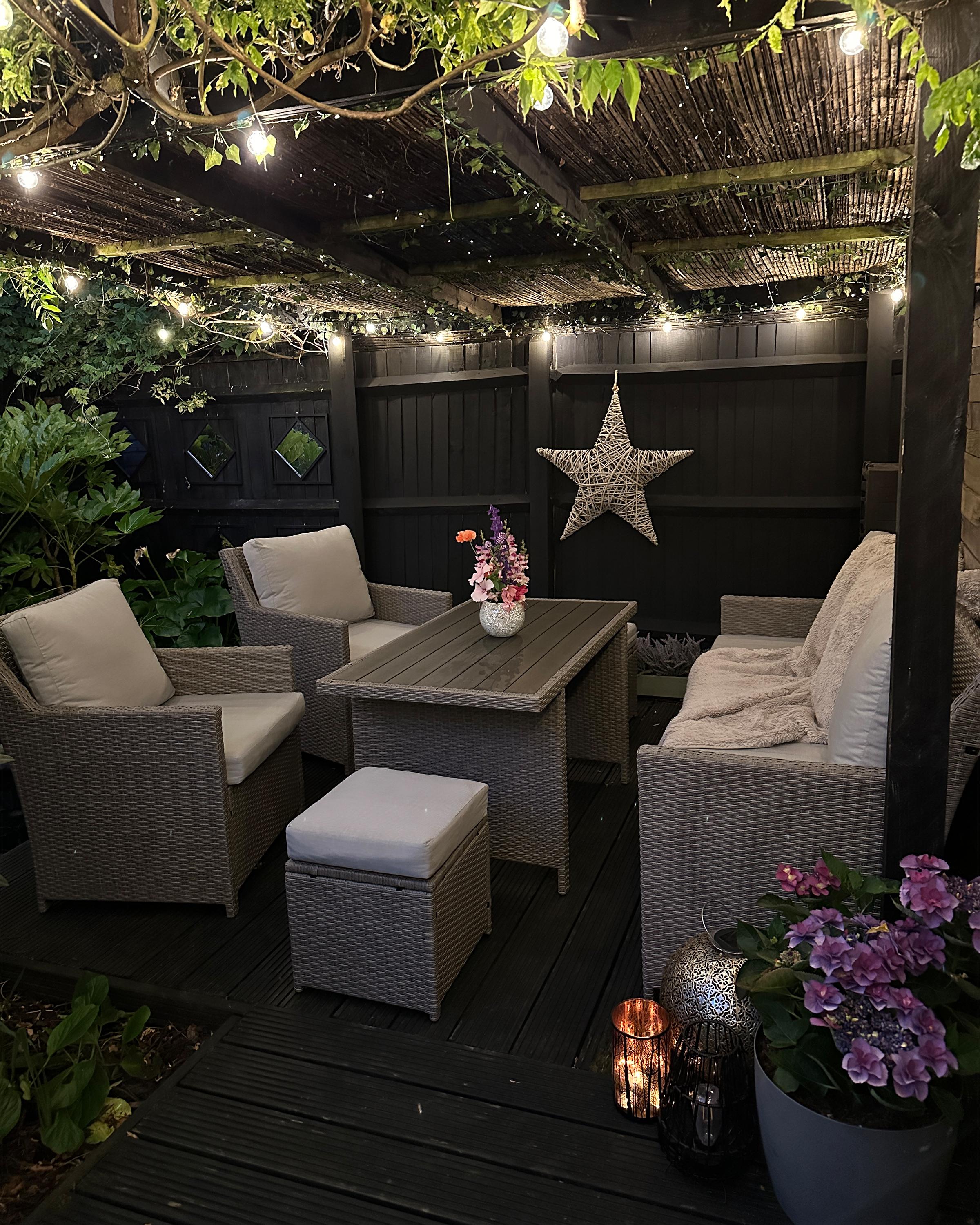 Loungeset met tafel en ottomaan 5-zits FONTI met kussens PE rotan Bruin