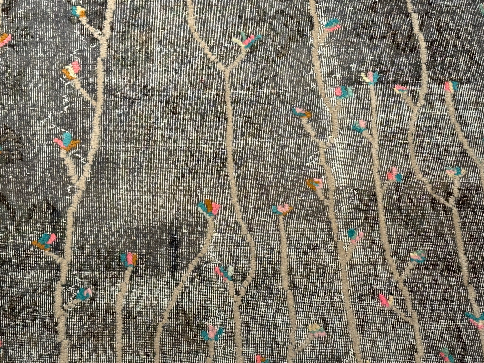 Vloerkleed Pompom handgemaakt grijs/bloesem uniek Vloerkleed pompom handgemaakt grijs/ bloesem uniek