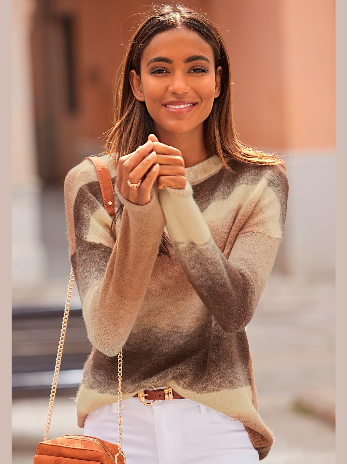 Pull en tricot légère encolure en u