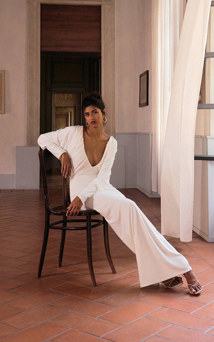 Blanc Robe Maxi Moulante À Manches Chauve-souris Col Plongeant Froncée En Tissu Slinky Plt Label